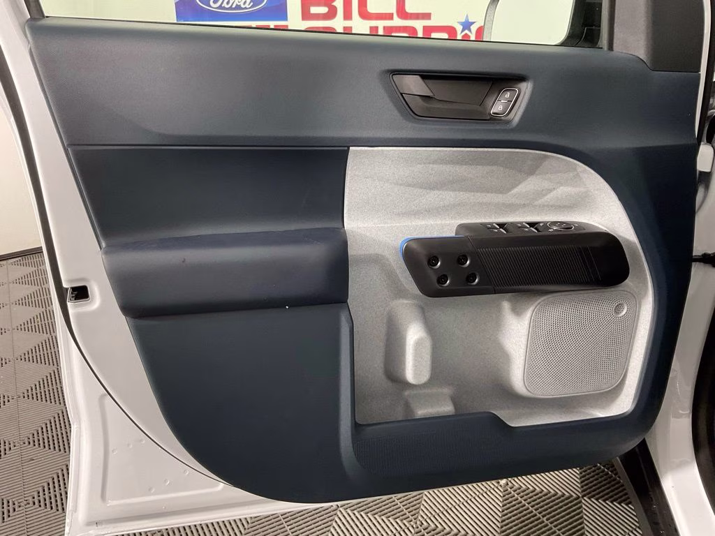 2026 Oxford White Ford Maverick XLT FWD Truck