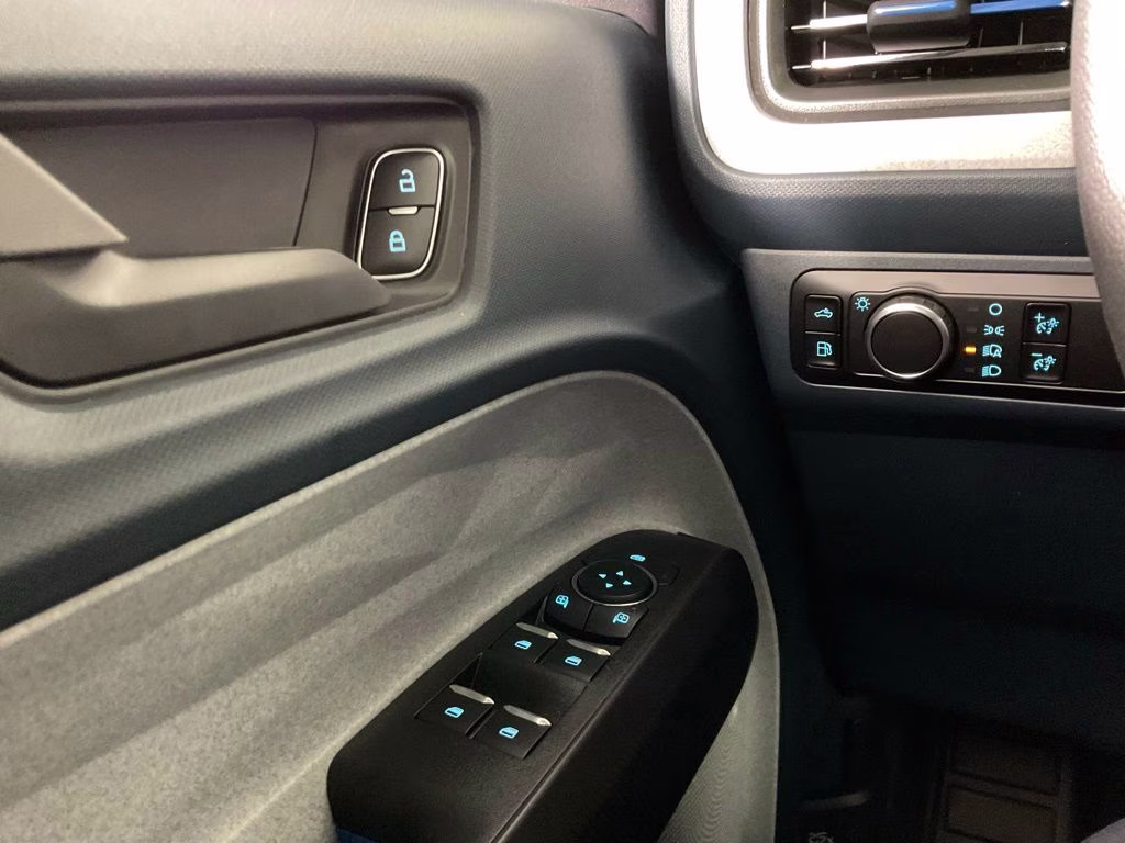 2026 Oxford White Ford Maverick XLT FWD Truck
