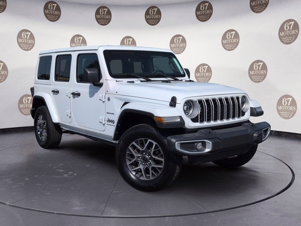 2024 Bright White Clearcoat Jeep Wrangler Sahara 4X4 SUV