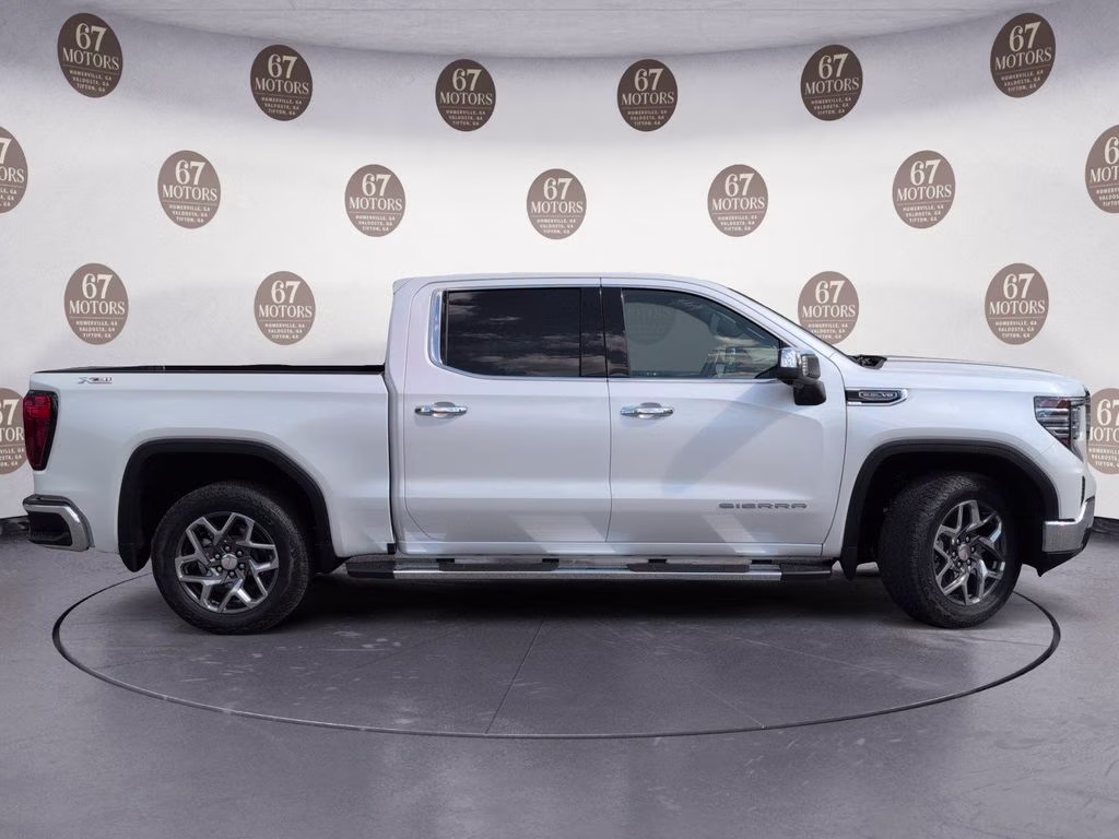 2023 White Frost Tricoat GMC Sierra 1500 SLT 4X4 Truck