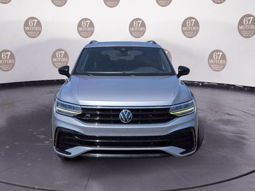 2023 Silver Metallic Volkswagen Tiguan 2.0T SE R-Line Black FWD SUV