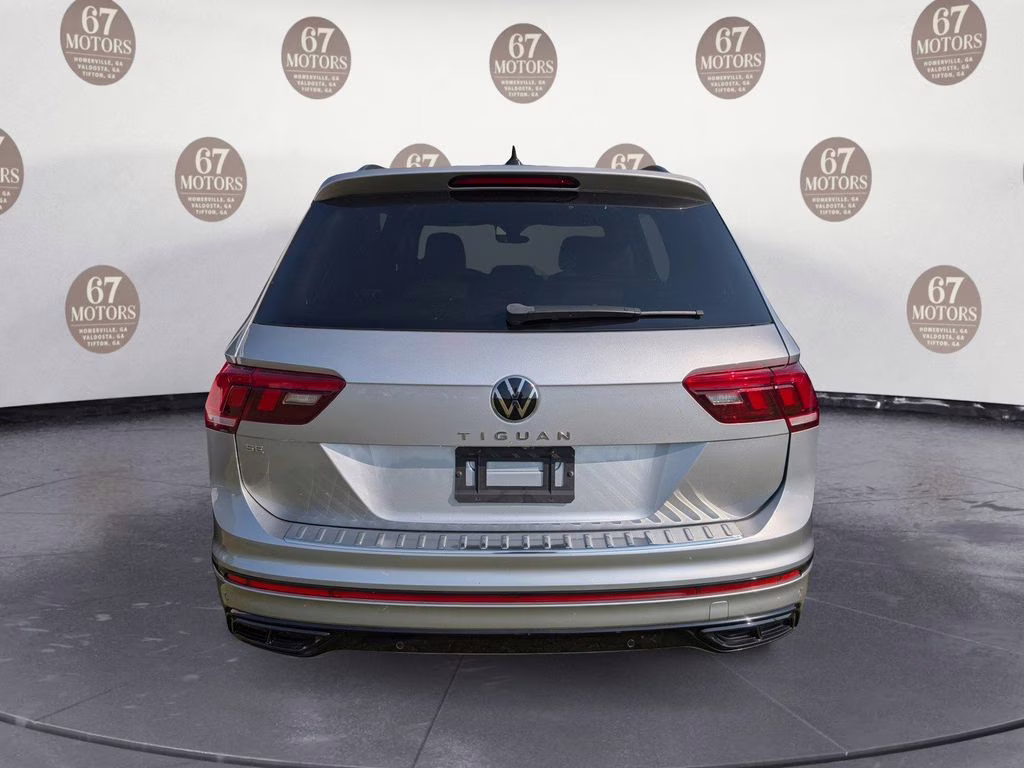 2023 Silver Metallic Volkswagen Tiguan 2.0T SE R-Line Black FWD SUV