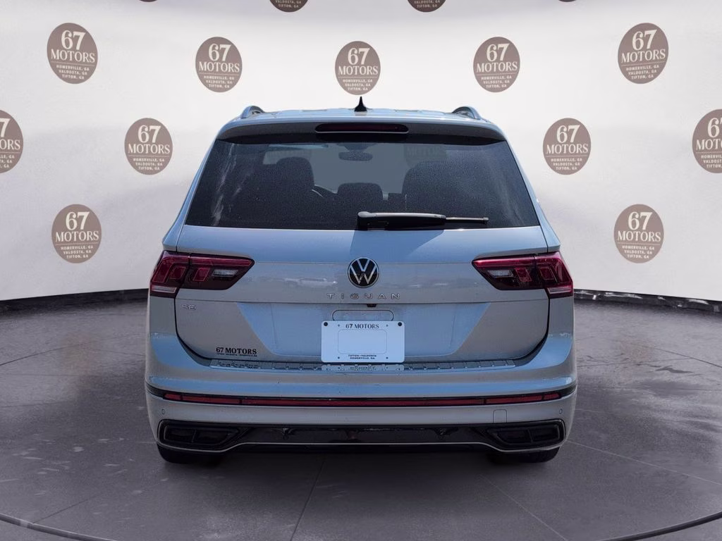 2023 Silver Metallic Volkswagen Tiguan 2.0T SE R-Line Black FWD SUV