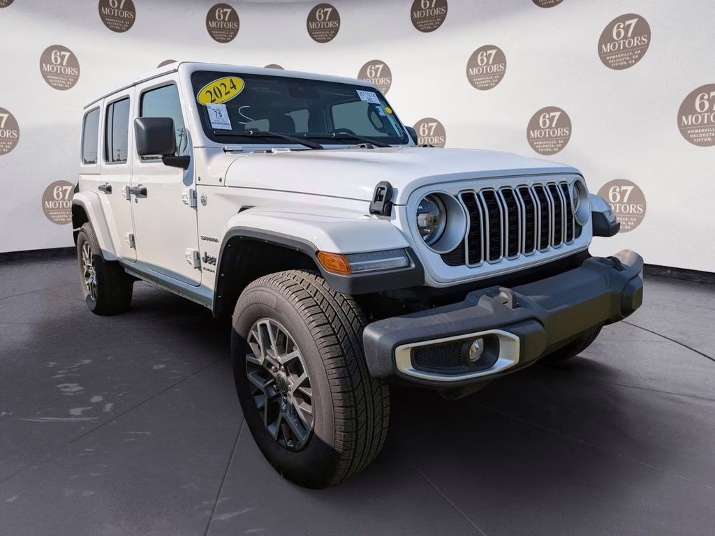 2024 Bright White Clearcoat Jeep Wrangler Sahara 4X4 SUV