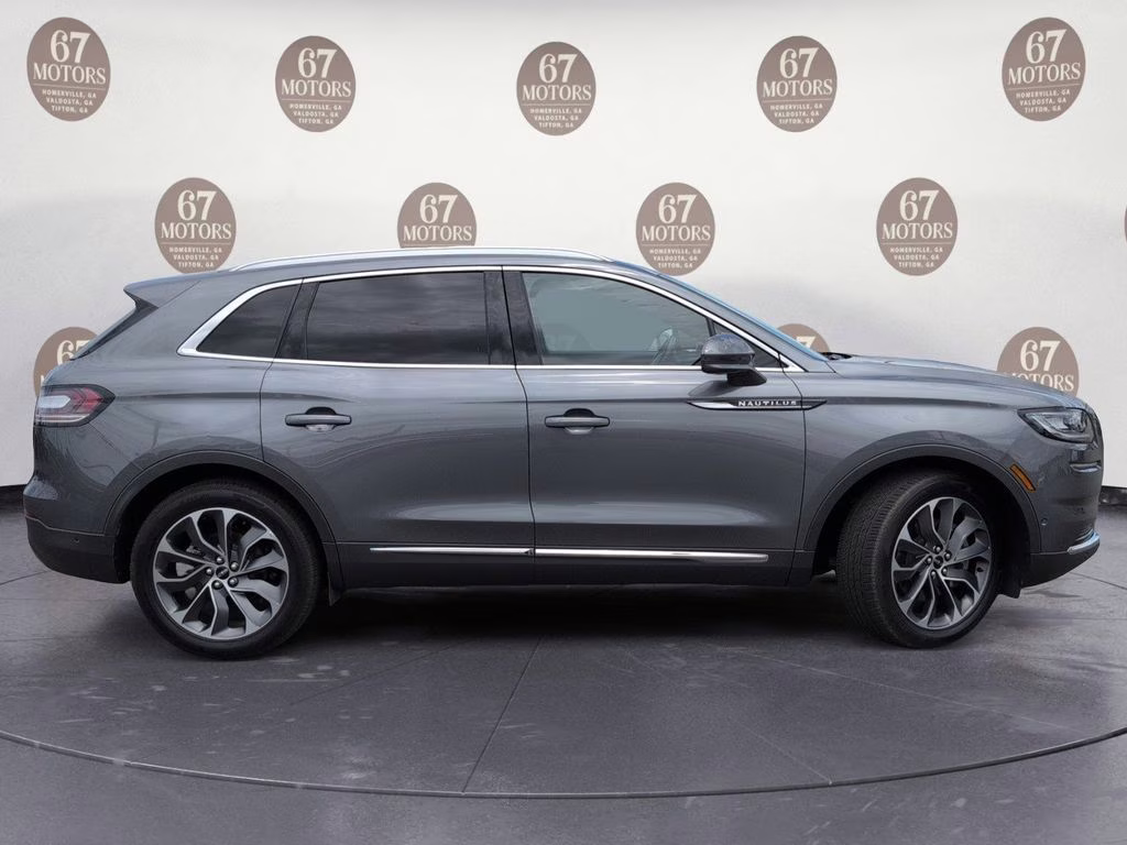2023 Gray Metallic Lincoln Nautilus Reserve FWD SUV