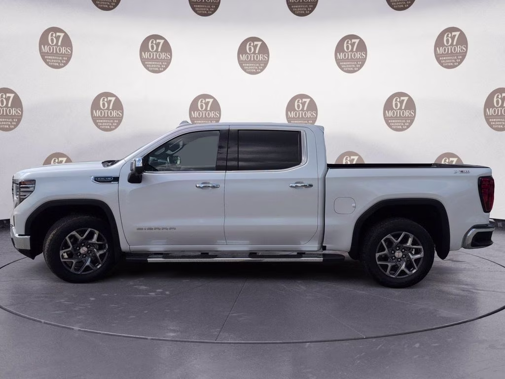 2023 White Frost Tricoat GMC Sierra 1500 SLT 4X4 Truck