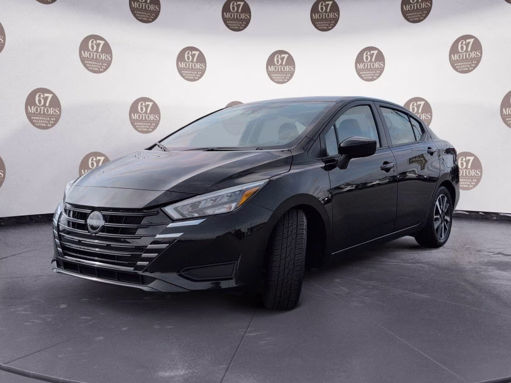 2025 Super Black Metallic Nissan Versa 1.6 SV FWD Sedan