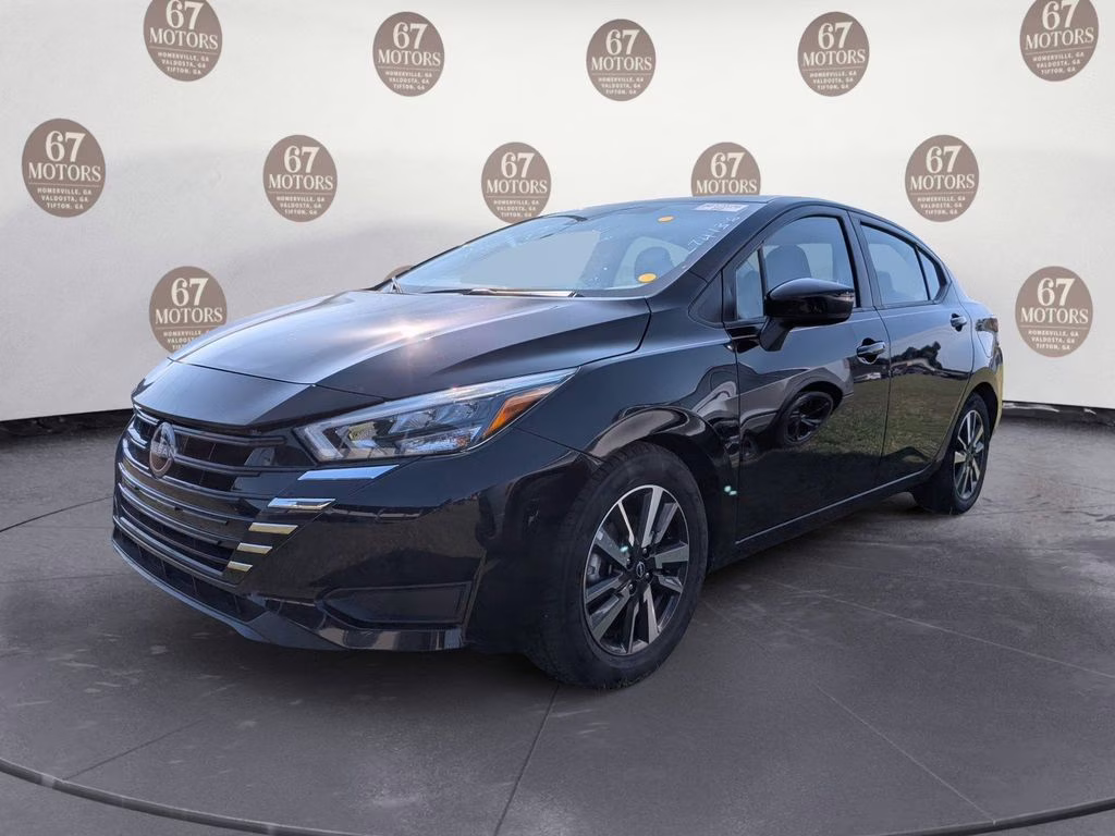 2025 Super Black Metallic Nissan Versa 1.6 SV FWD Sedan