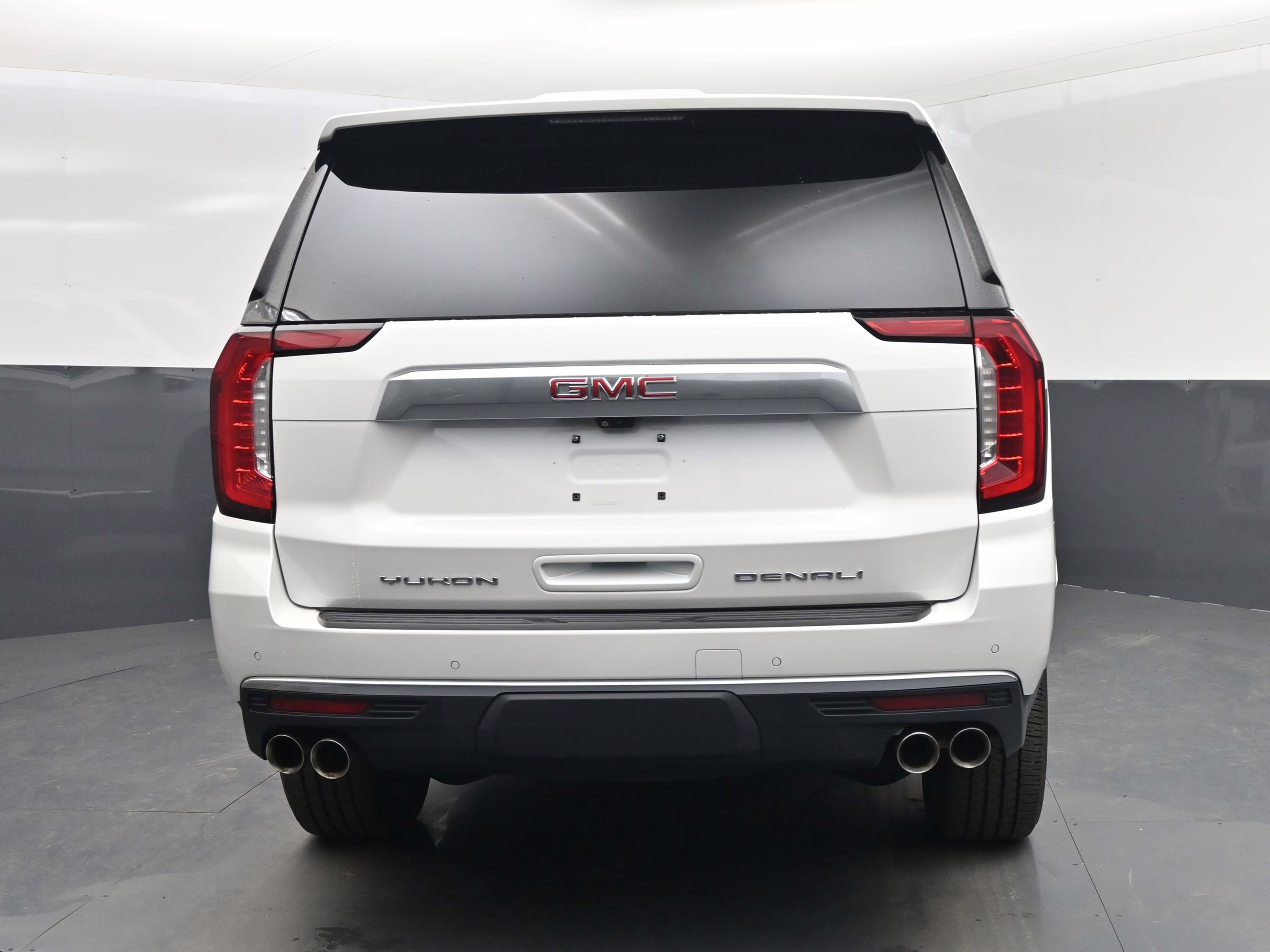 2021 White Frost Tricoat GMC Yukon Denali RWD SUV