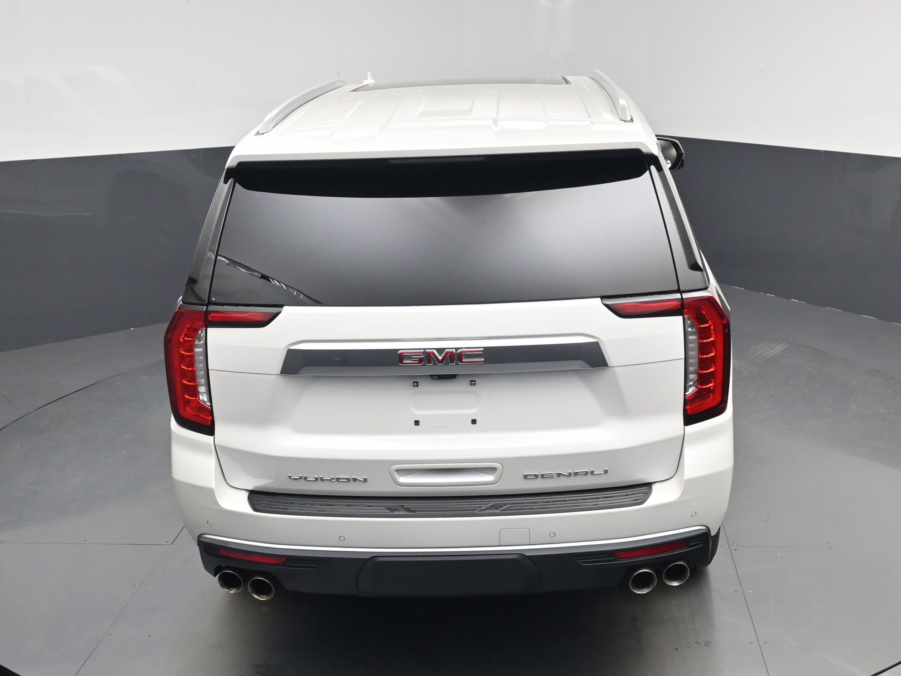 2021 White Frost Tricoat GMC Yukon Denali RWD SUV