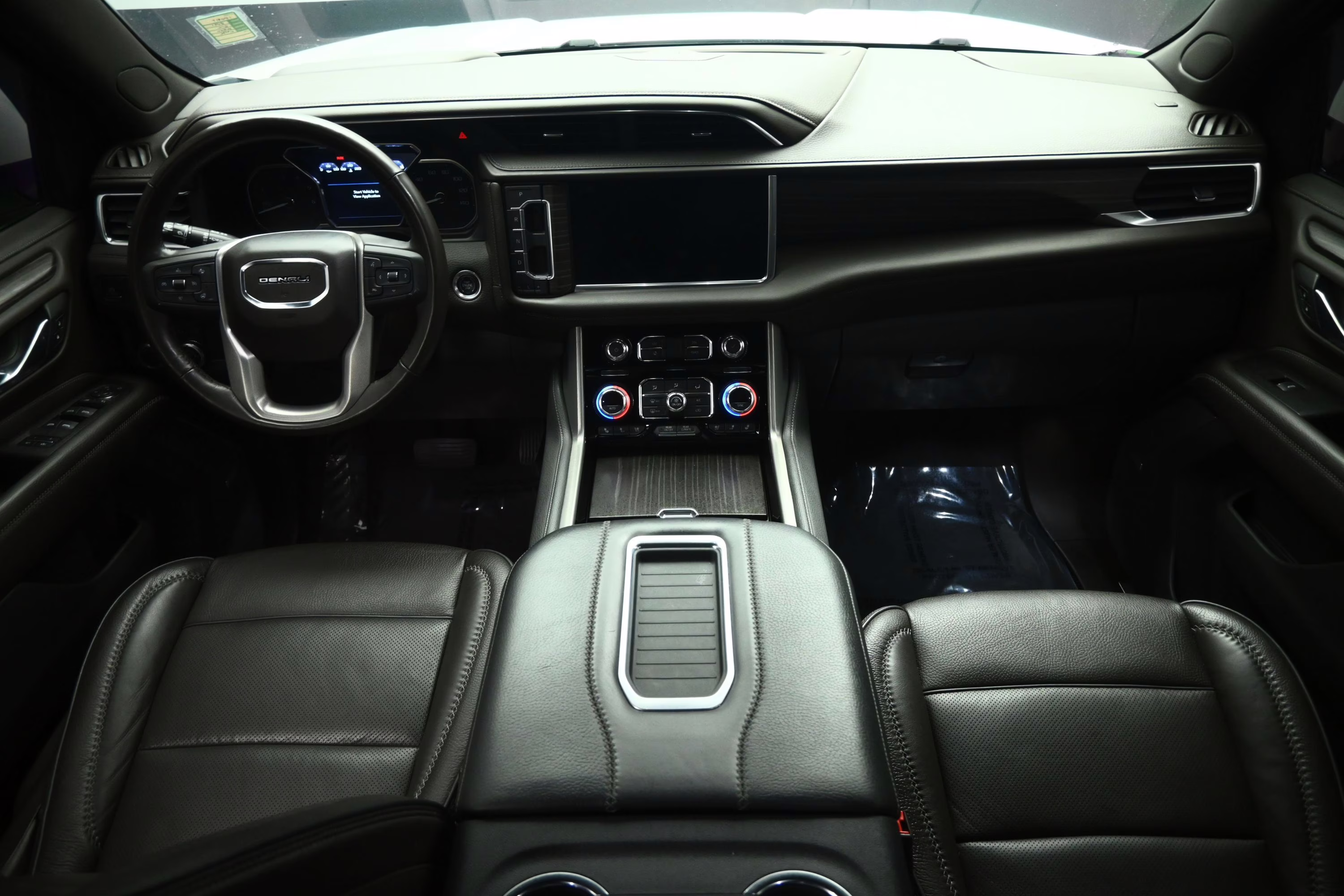 2021 White Frost Tricoat GMC Yukon Denali RWD SUV