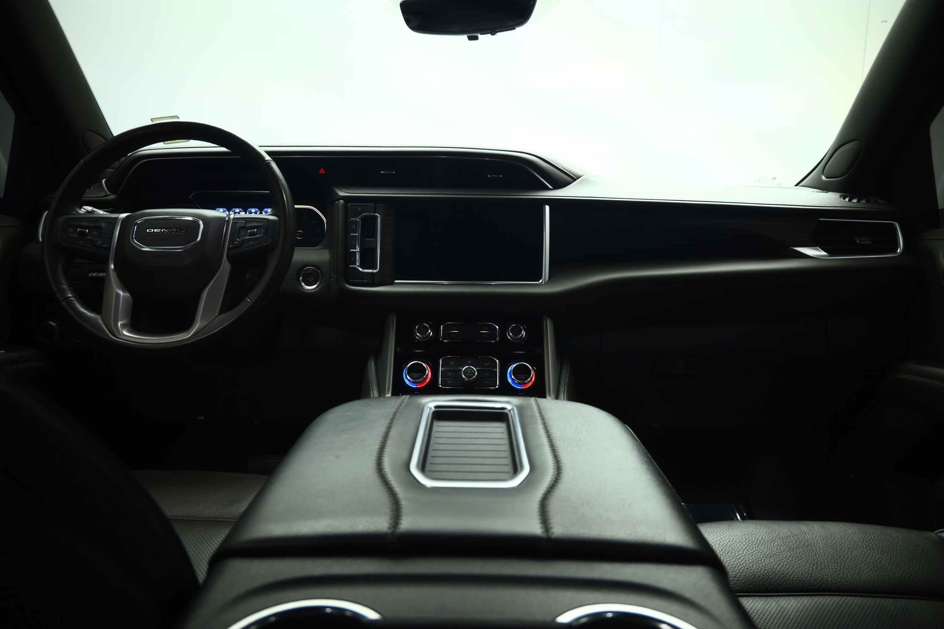 2021 White Frost Tricoat GMC Yukon Denali RWD SUV