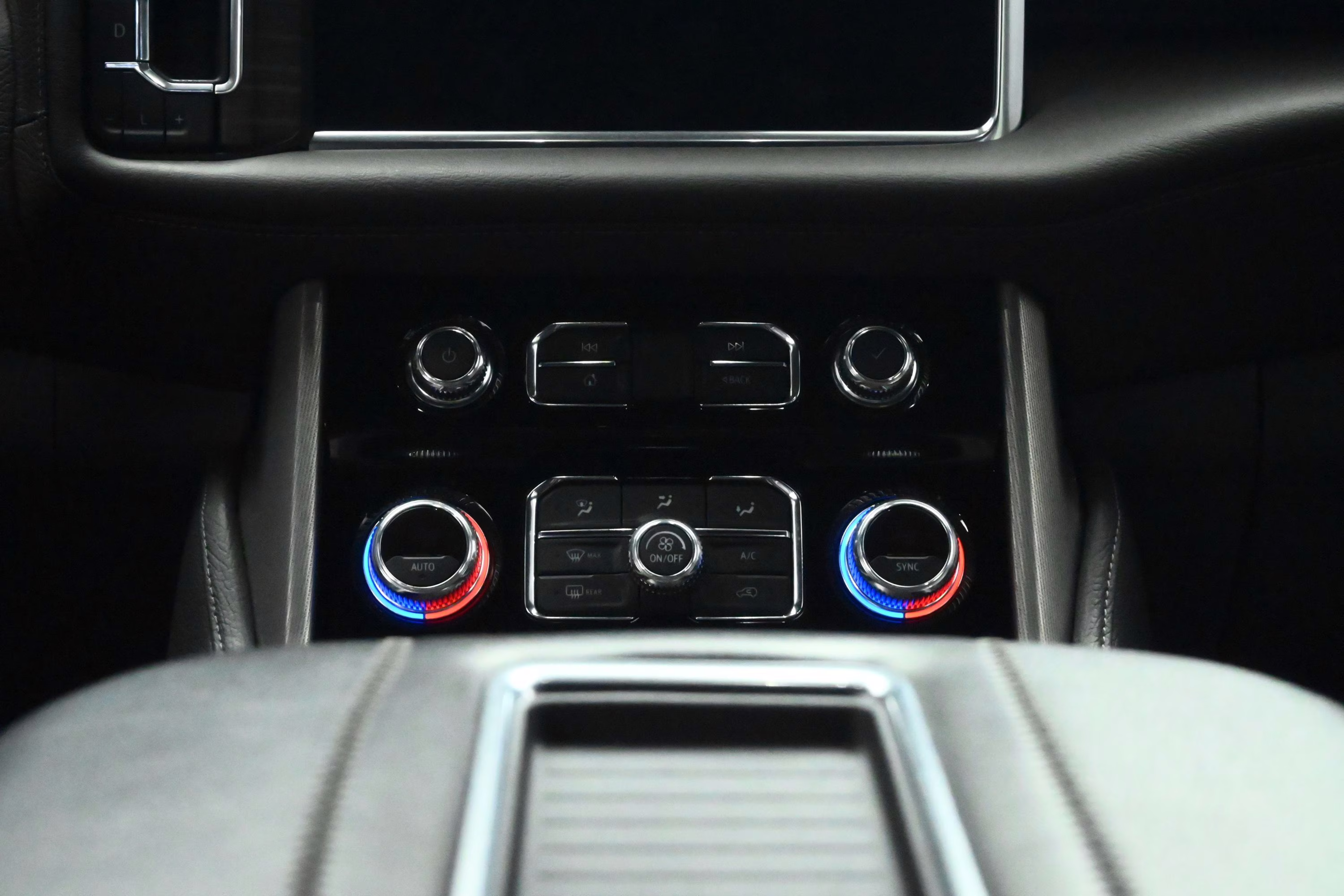 2021 White Frost Tricoat GMC Yukon Denali RWD SUV