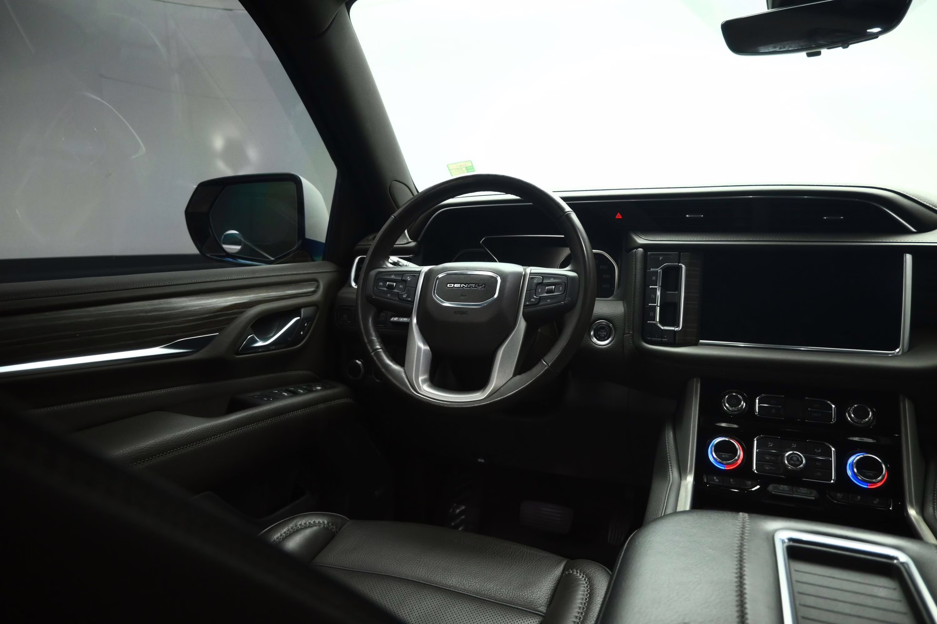 2021 White Frost Tricoat GMC Yukon Denali RWD SUV