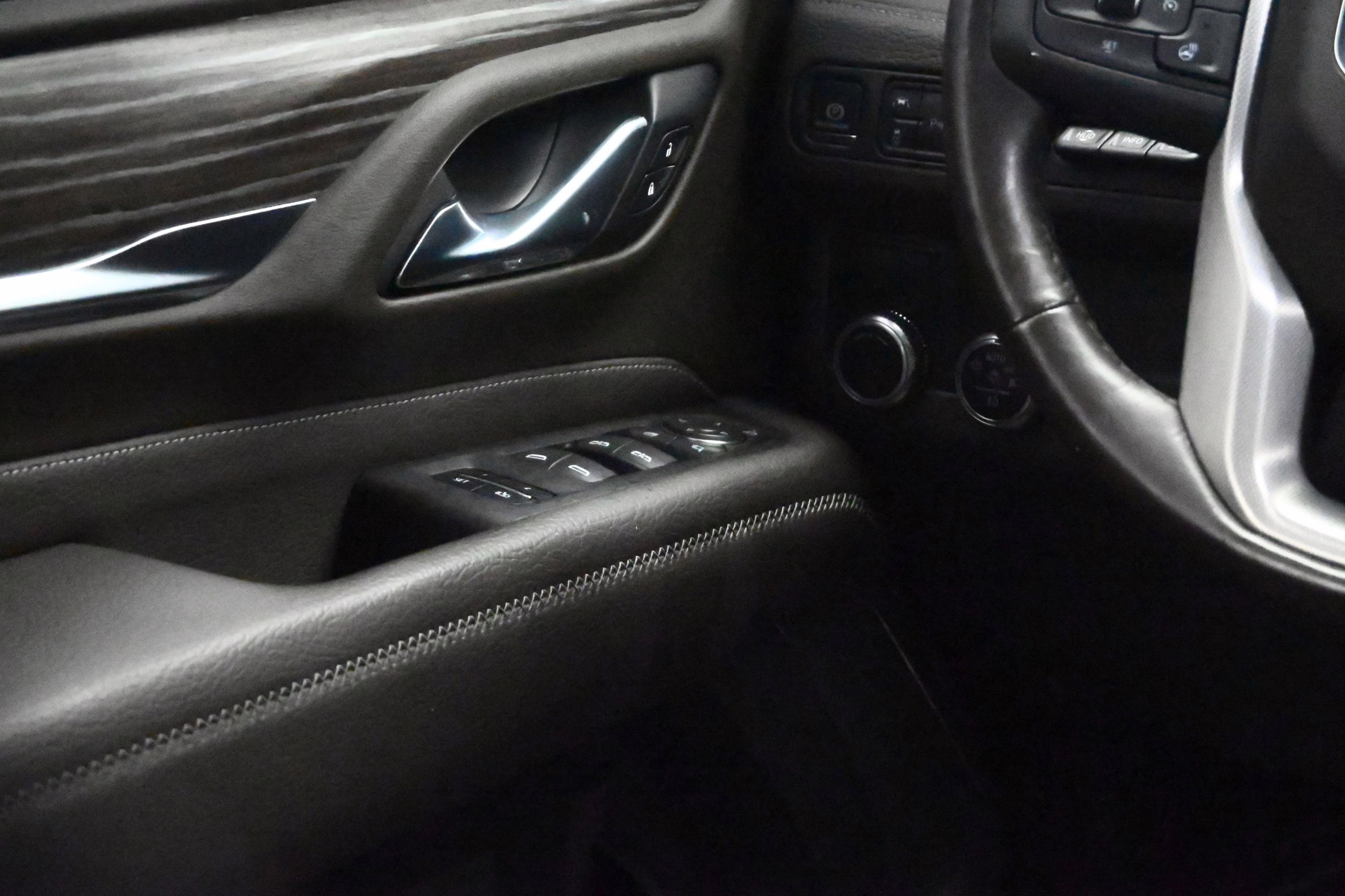 2021 White Frost Tricoat GMC Yukon Denali RWD SUV