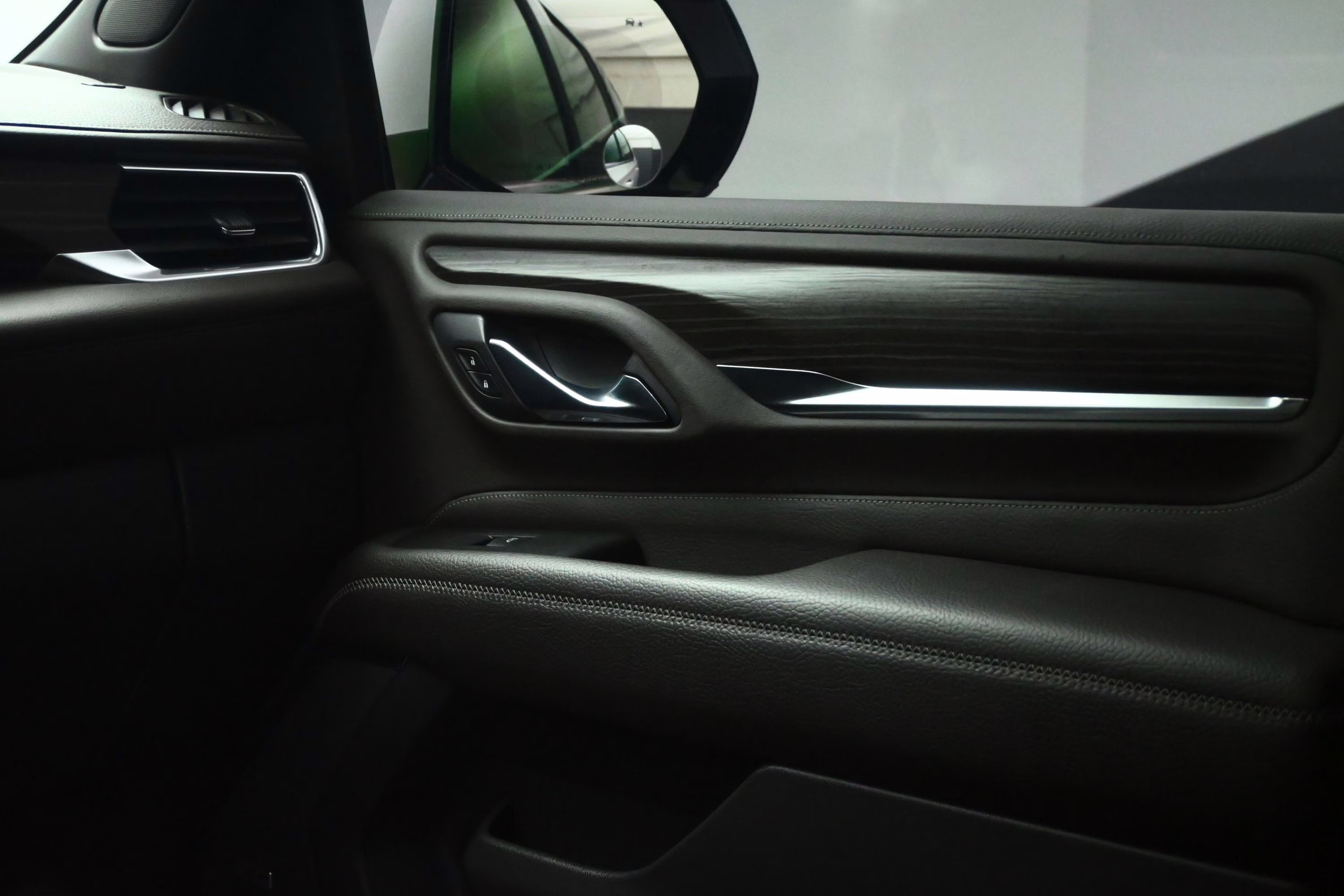 2021 White Frost Tricoat GMC Yukon Denali RWD SUV
