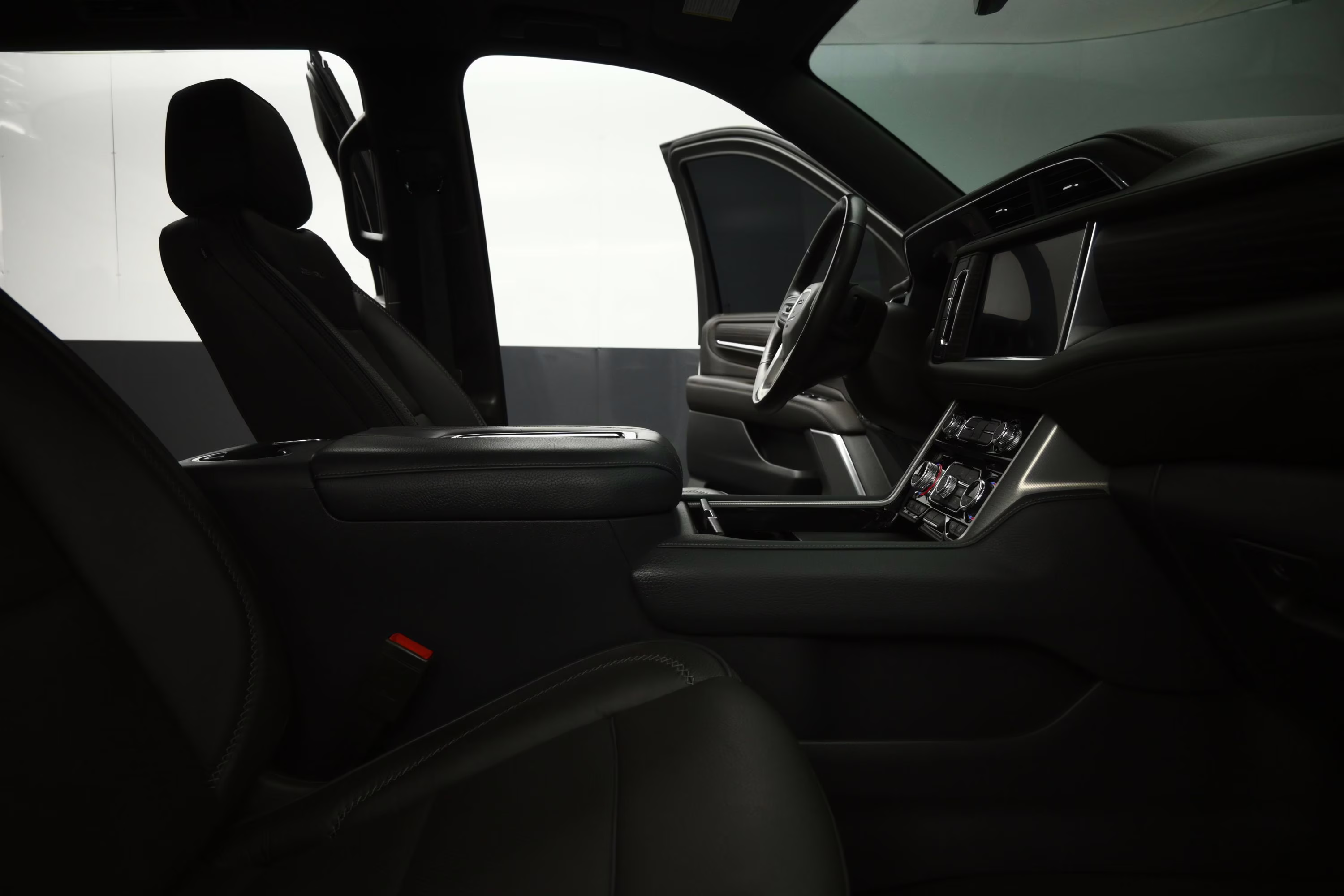 2021 White Frost Tricoat GMC Yukon Denali RWD SUV