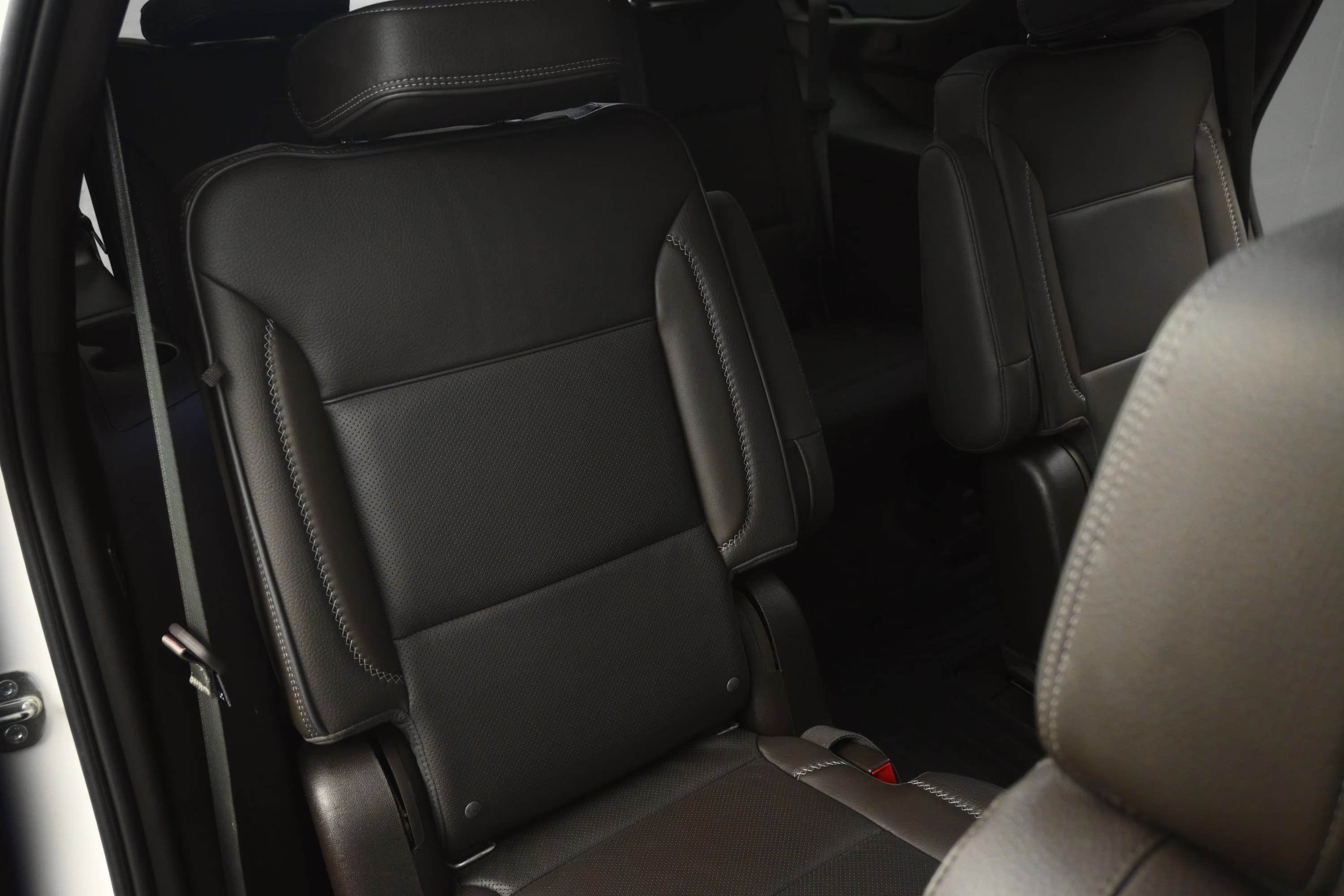 2021 White Frost Tricoat GMC Yukon Denali RWD SUV