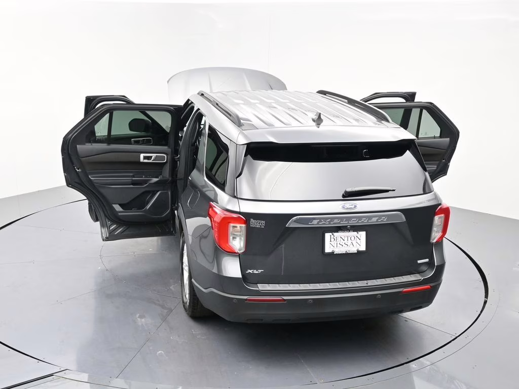 2020 Magnetic Ford Explorer XLT RWD SUV