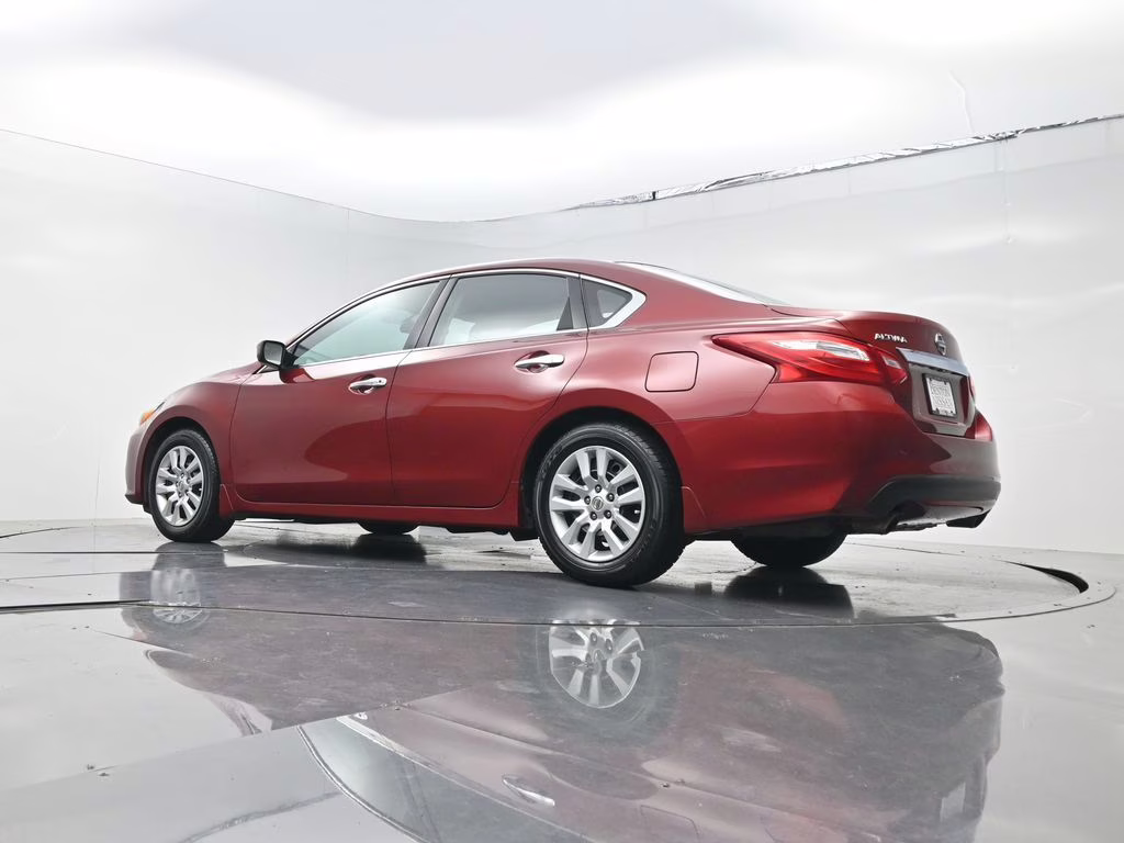 2017 Cayenne Red Nissan Altima 2.5 S FWD Sedan