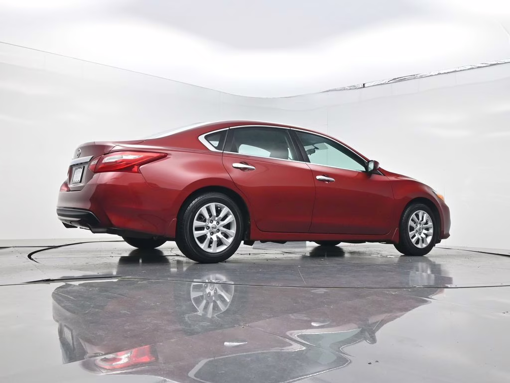 2017 Cayenne Red Nissan Altima 2.5 S FWD Sedan