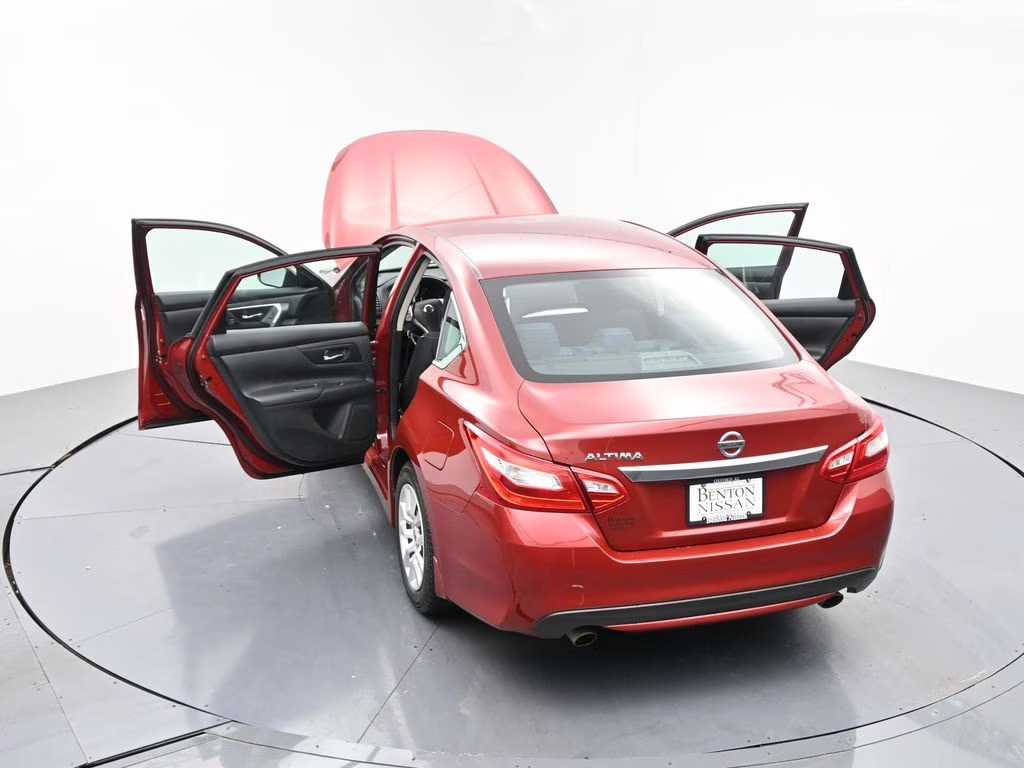 2017 Cayenne Red Nissan Altima 2.5 S FWD Sedan