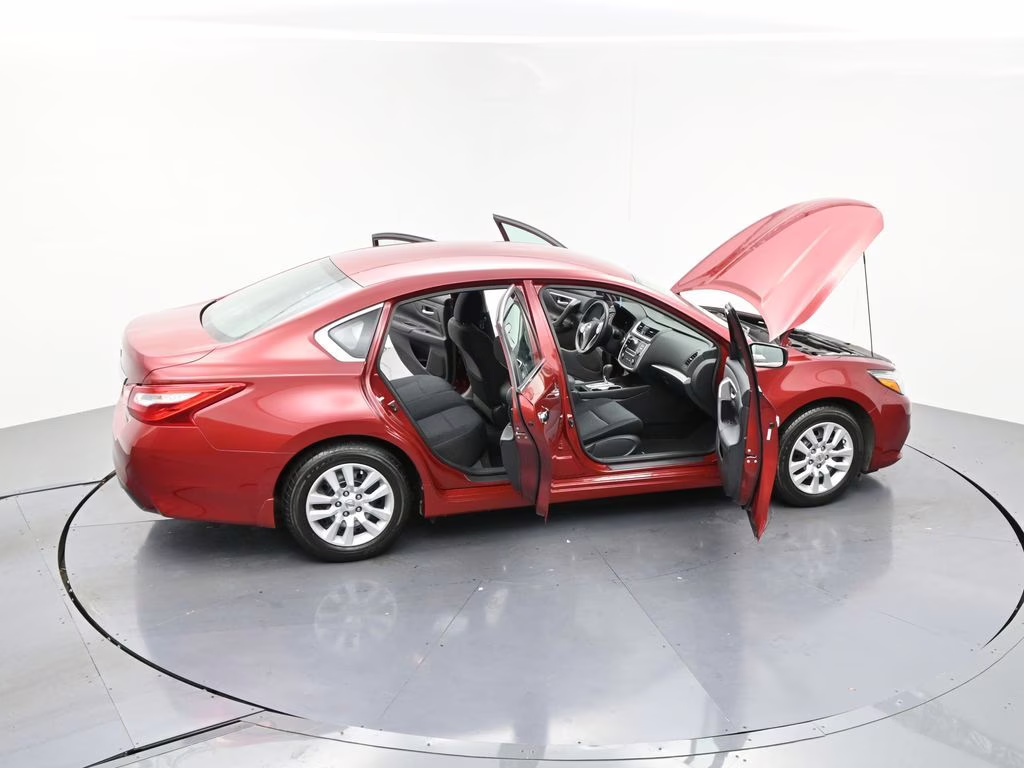 2017 Cayenne Red Nissan Altima 2.5 S FWD Sedan