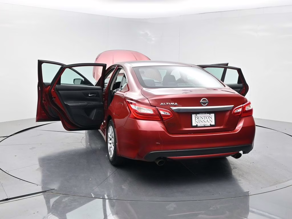2017 Cayenne Red Nissan Altima 2.5 S FWD Sedan