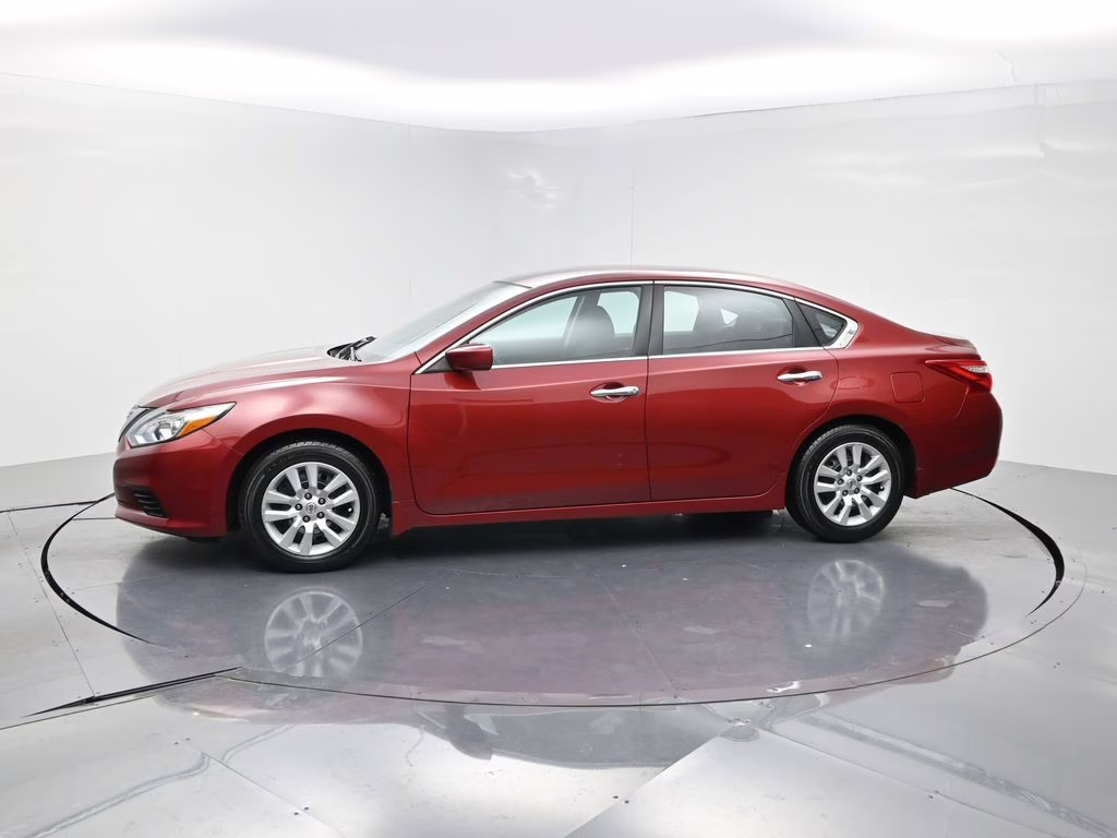 2017 Cayenne Red Nissan Altima 2.5 S FWD Sedan