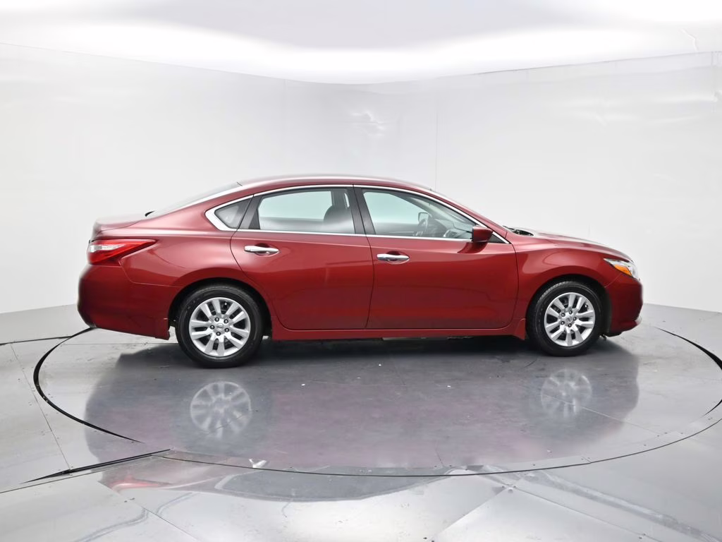 2017 Cayenne Red Nissan Altima 2.5 S FWD Sedan