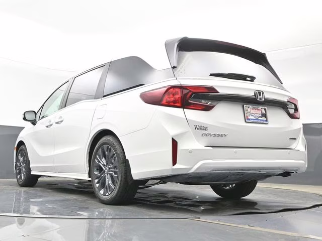 2026 Platinum White Pearl Honda Odyssey Touring FWD Van