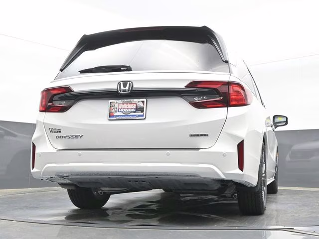 2026 Platinum White Pearl Honda Odyssey Touring FWD Van
