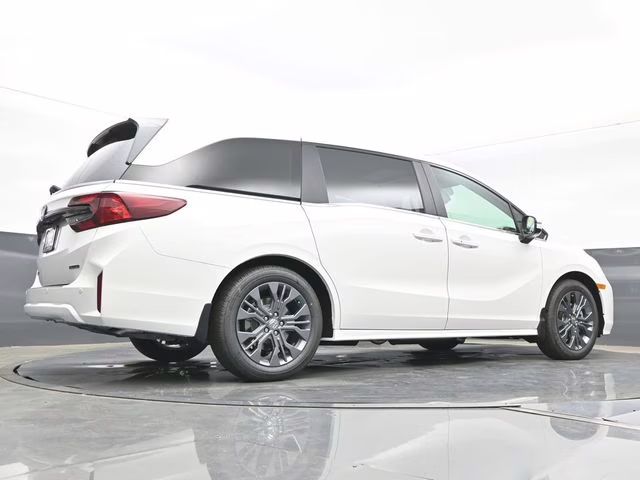 2026 Platinum White Pearl Honda Odyssey Touring FWD Van