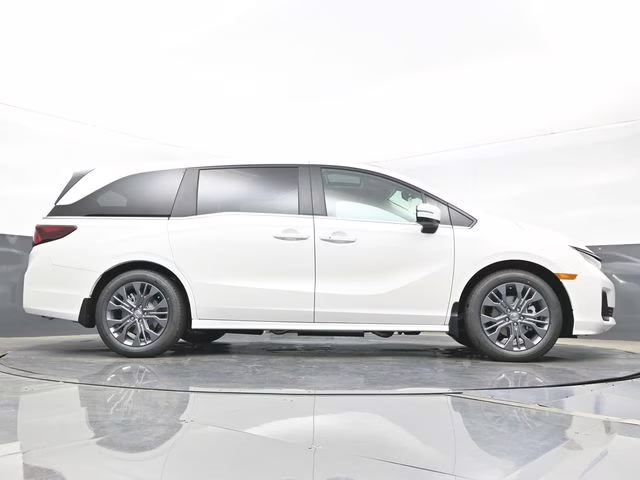 2026 Platinum White Pearl Honda Odyssey Touring FWD Van