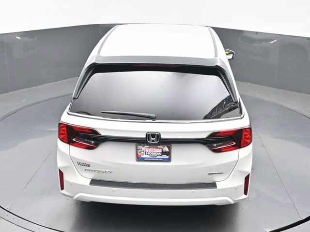 2026 Platinum White Pearl Honda Odyssey Touring FWD Van