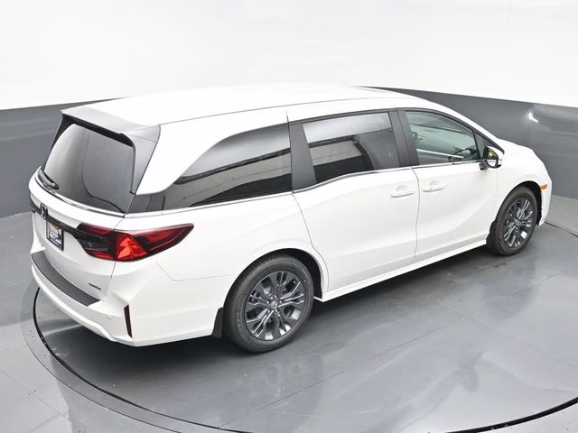 2026 Platinum White Pearl Honda Odyssey Touring FWD Van
