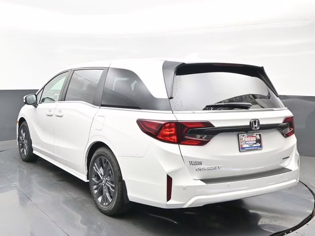 2026 Platinum White Pearl Honda Odyssey Touring FWD Van