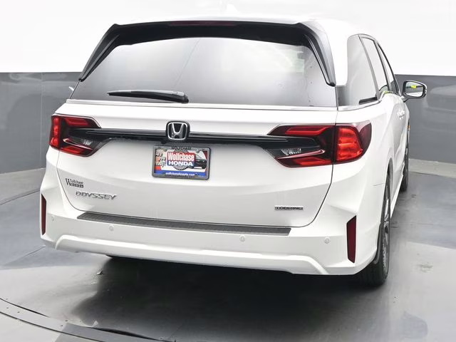 2026 Platinum White Pearl Honda Odyssey Touring FWD Van