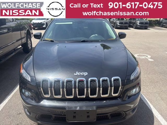 2016 Brilliant Black Crystal Pearlcoat Jeep Cherokee Latitude FWD SUV