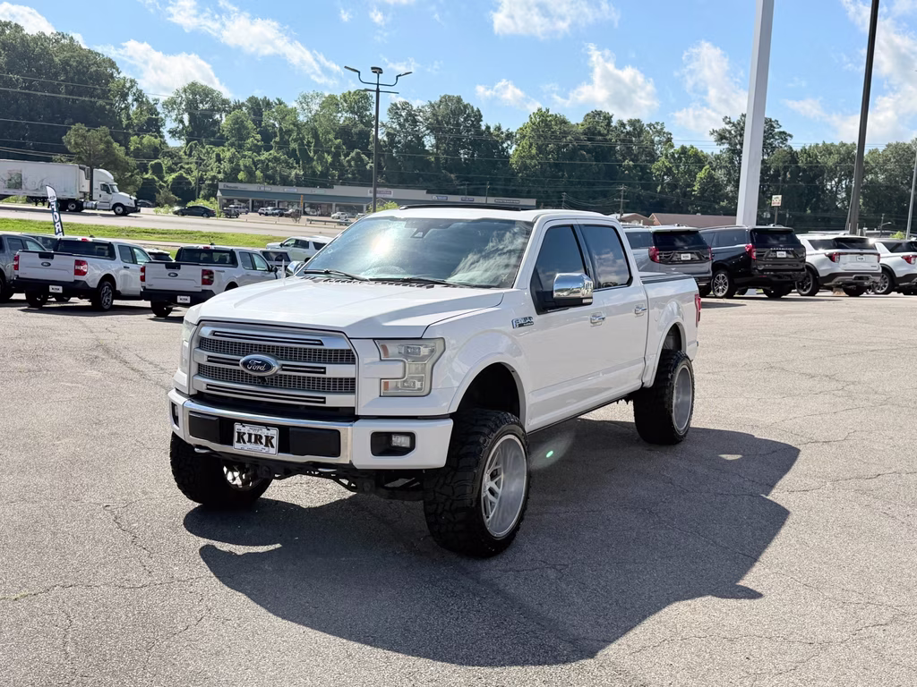 2017 White Platinum Metallic Tri-Coat Ford F-150 Platinum 4X4 Truck