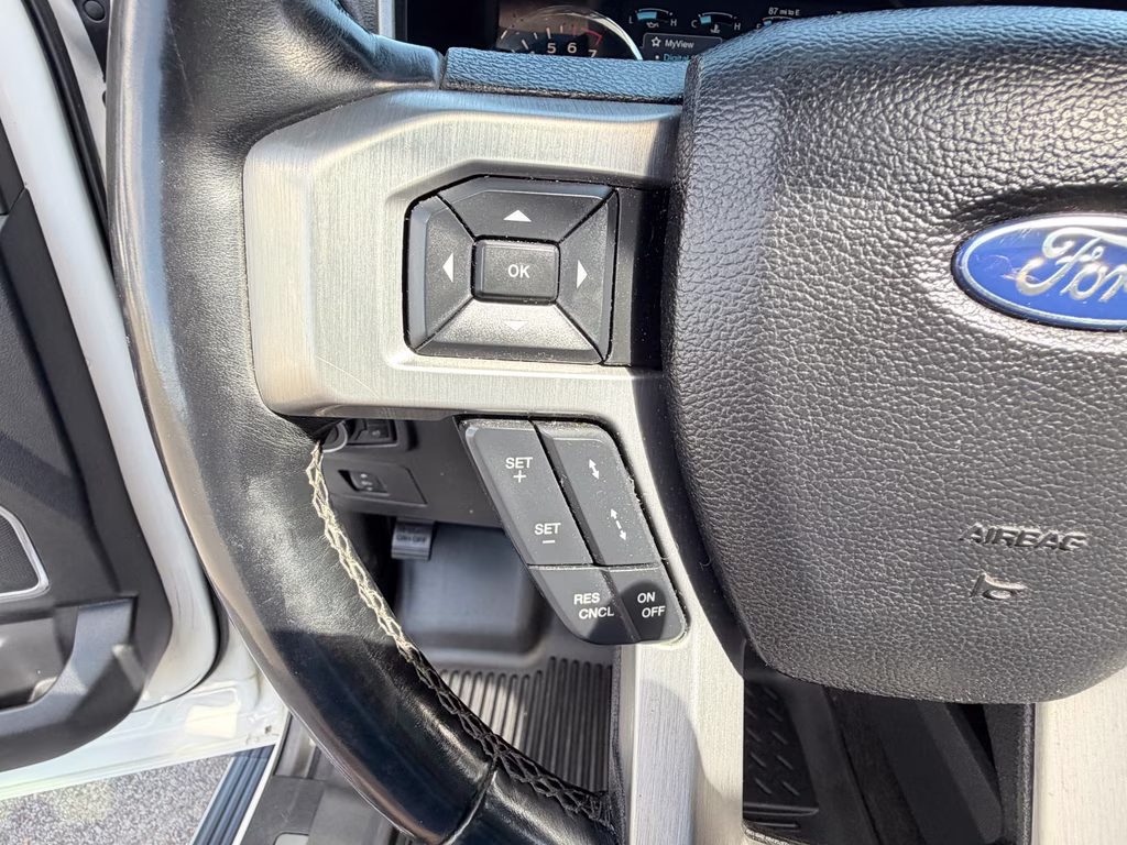 2017 White Platinum Metallic Tri-Coat Ford F-150 Platinum 4X4 Truck