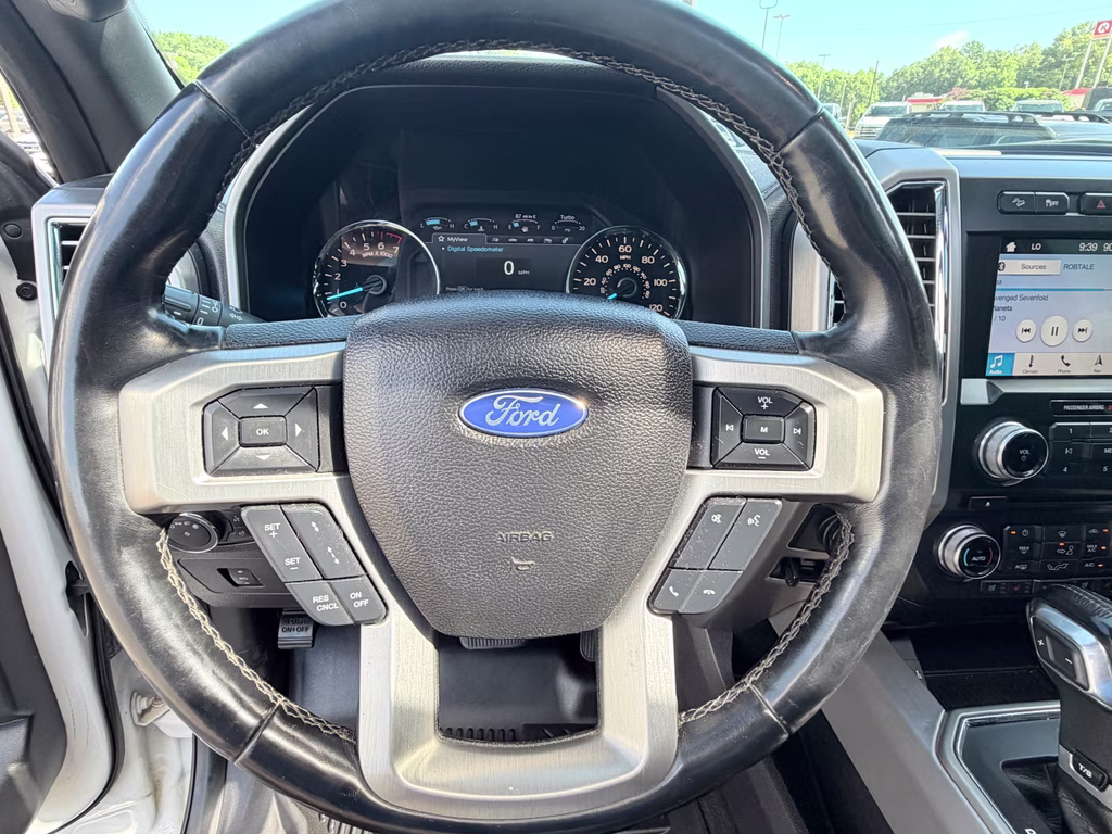 2017 White Platinum Metallic Tri-Coat Ford F-150 Platinum 4X4 Truck