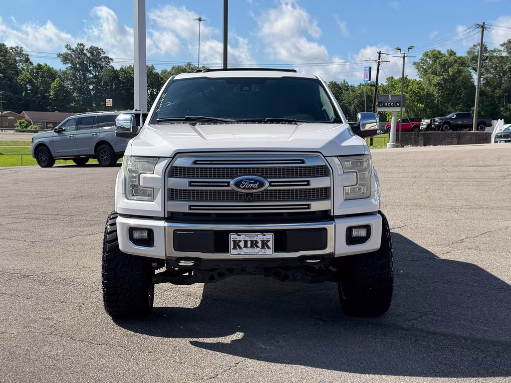 2017 White Platinum Metallic Tri-Coat Ford F-150 Platinum 4X4 Truck