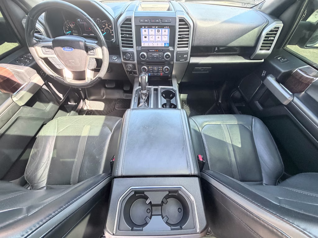 2017 White Platinum Metallic Tri-Coat Ford F-150 Platinum 4X4 Truck