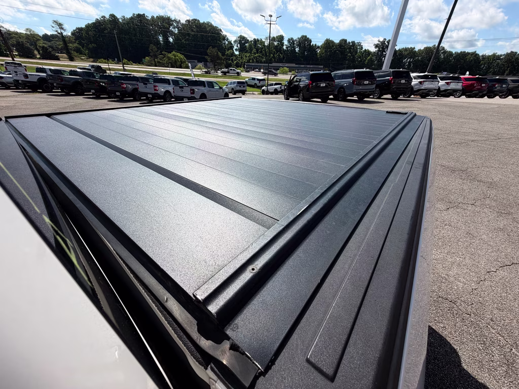 2017 White Platinum Metallic Tri-Coat Ford F-150 Platinum 4X4 Truck