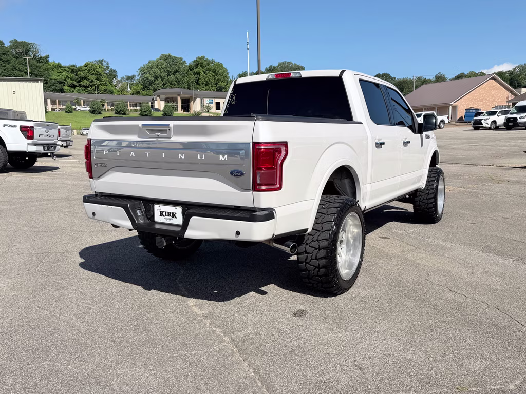 2017 White Platinum Metallic Tri-Coat Ford F-150 Platinum 4X4 Truck
