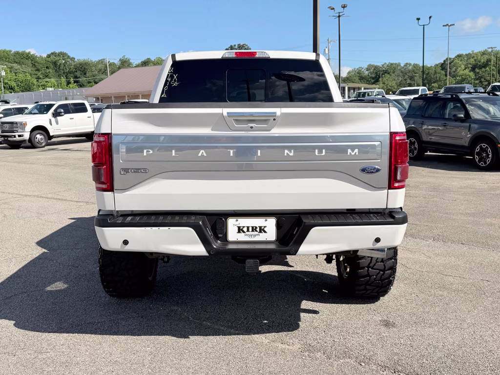 2017 White Platinum Metallic Tri-Coat Ford F-150 Platinum 4X4 Truck