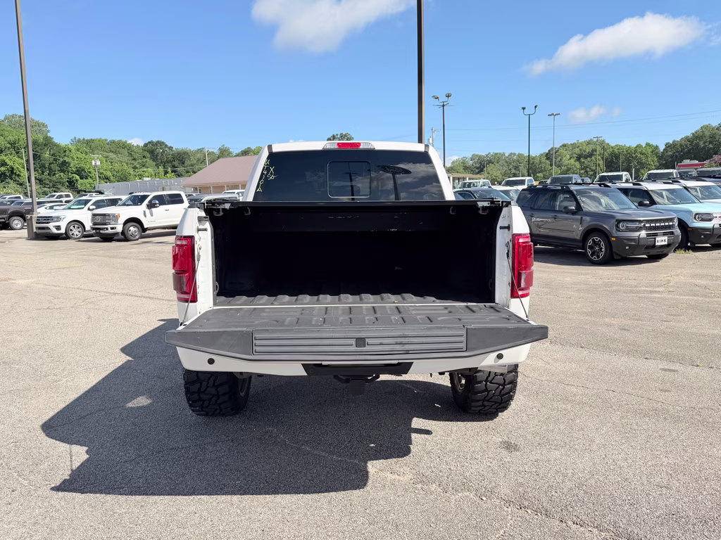 2017 White Platinum Metallic Tri-Coat Ford F-150 Platinum 4X4 Truck