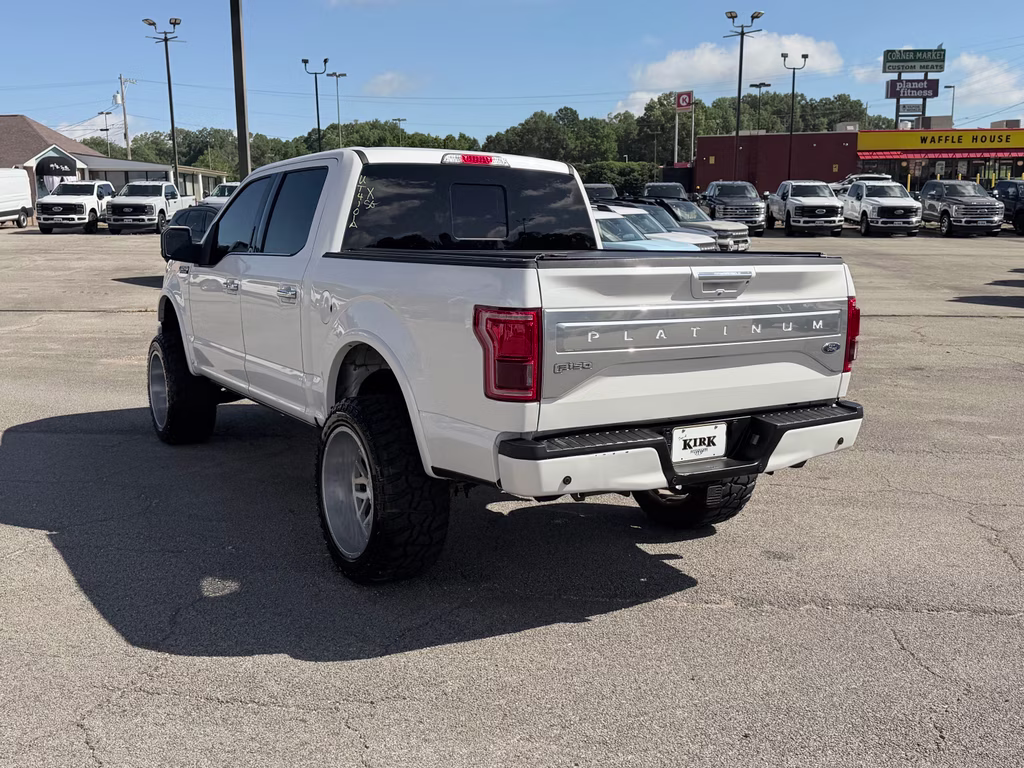 2017 White Platinum Metallic Tri-Coat Ford F-150 Platinum 4X4 Truck