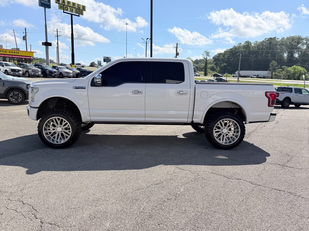 2017 White Platinum Metallic Tri-Coat Ford F-150 Platinum 4X4 Truck